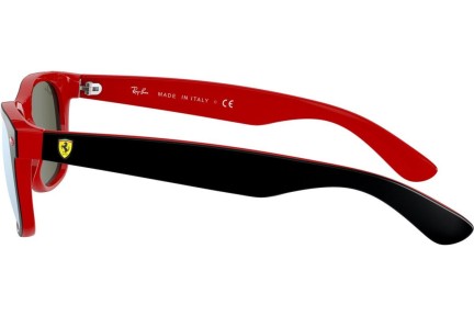 Solbriller Ray-Ban New Wayfarer Scuderia Ferrari Collection RB2132M F63830 Firkantet Sort